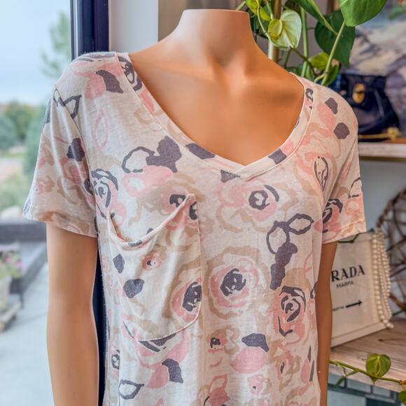 Z Supply, Ultra Soft Light Weight V-Neck Floral Print Pocket Tee, Women's Medium - Picture 2 of 8